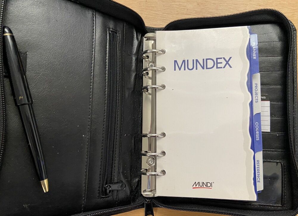 Mundi Mundex Zipper Day Planner Black